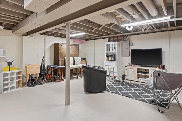 2158 Delafield STREET, Waukesha, WI 53188