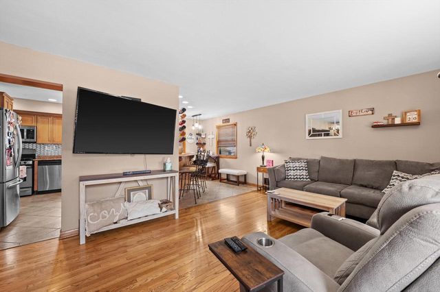 2158 Delafield STREET, Waukesha, WI 53188