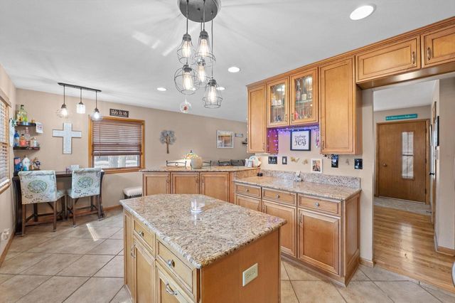 2158 Delafield STREET, Waukesha, WI 53188