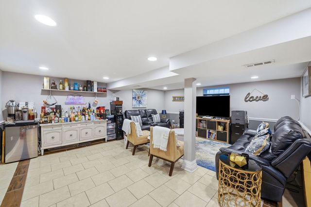 7719 S Rhodes Avenue, Chicago, IL 60619