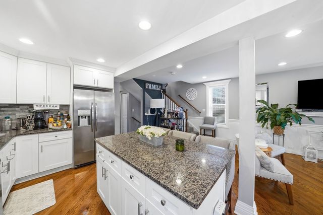 7719 S Rhodes Avenue, Chicago, IL 60619