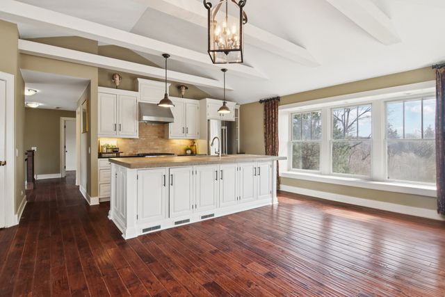 635 Signal Hill Road, North Barrington, IL 60010