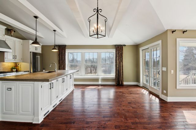 635 Signal Hill Road, North Barrington, IL 60010