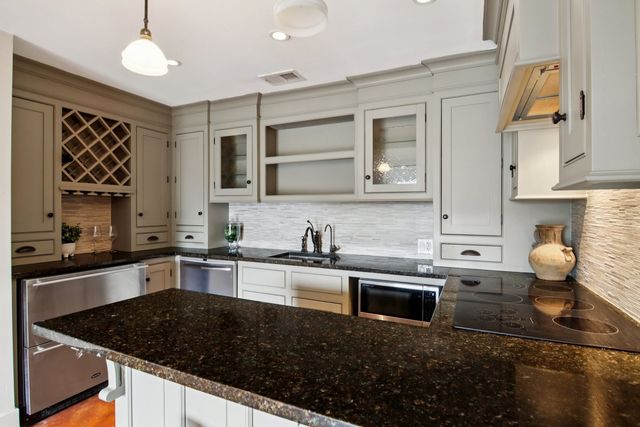 635 Signal Hill Road, North Barrington, IL 60010