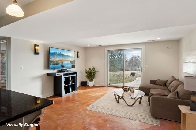 635 Signal Hill Road, North Barrington, IL 60010