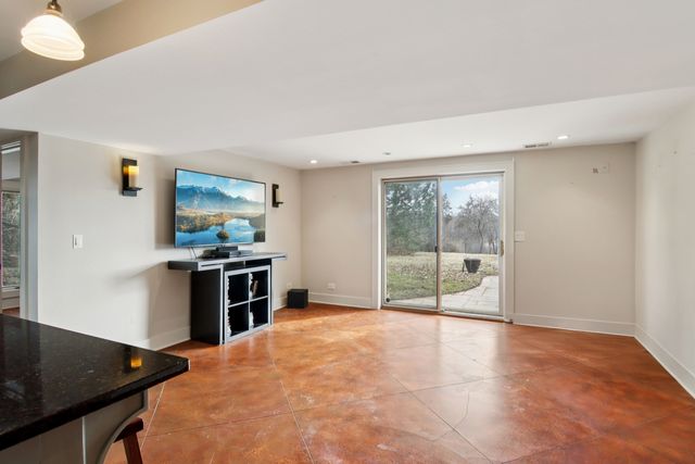 635 Signal Hill Road, North Barrington, IL 60010