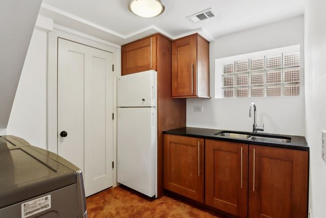 635 Signal Hill Road, North Barrington, IL 60010