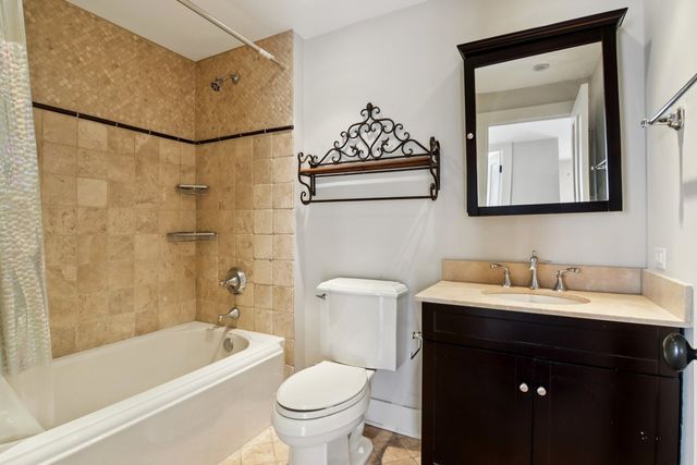 635 Signal Hill Road, North Barrington, IL 60010