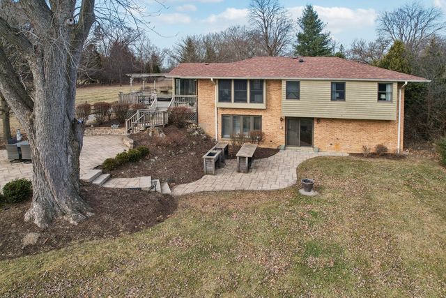 635 Signal Hill Road, North Barrington, IL 60010