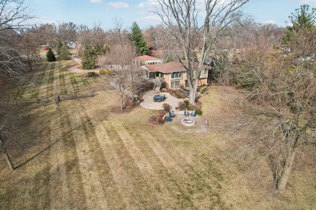 635 Signal Hill Road, North Barrington, IL 60010