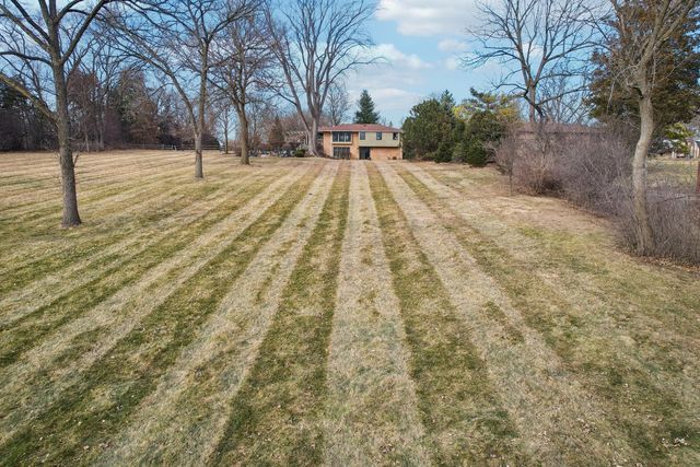 635 Signal Hill Road, North Barrington, IL 60010