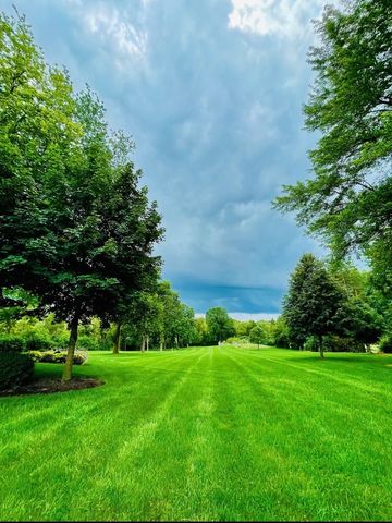 635 Signal Hill Road, North Barrington, IL 60010