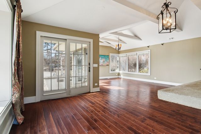 635 Signal Hill Road, North Barrington, IL 60010