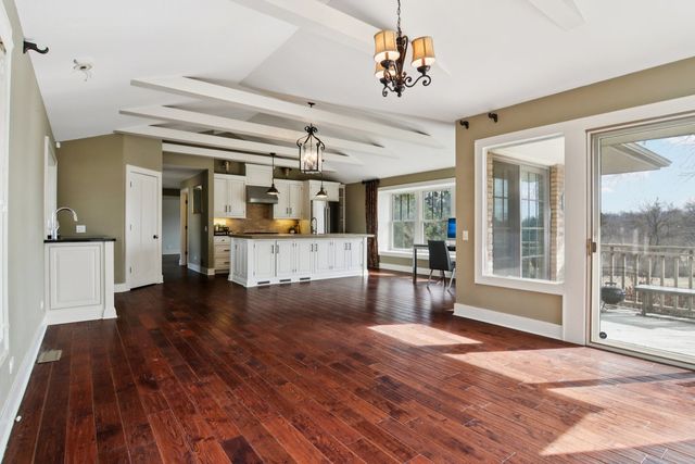 635 Signal Hill Road, North Barrington, IL 60010