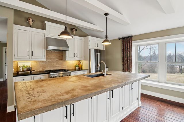 635 Signal Hill Road, North Barrington, IL 60010