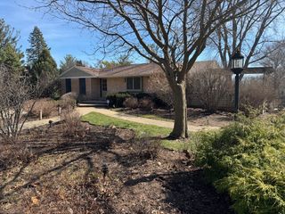 635 Signal Hill Road, North Barrington, IL 60010