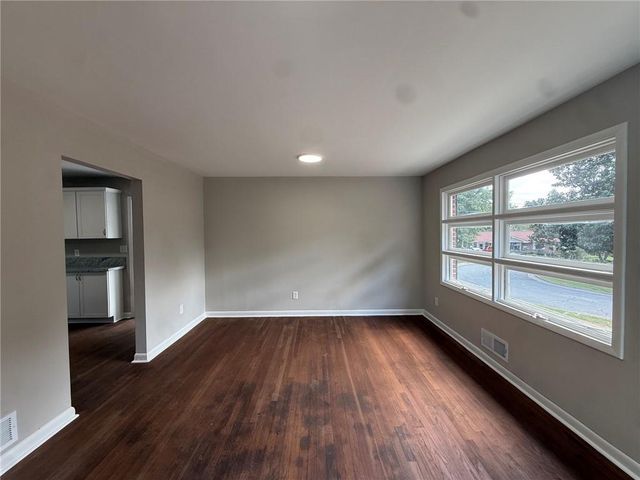 3229 Vanderbilt Lane NW, Atlanta, GA 30318