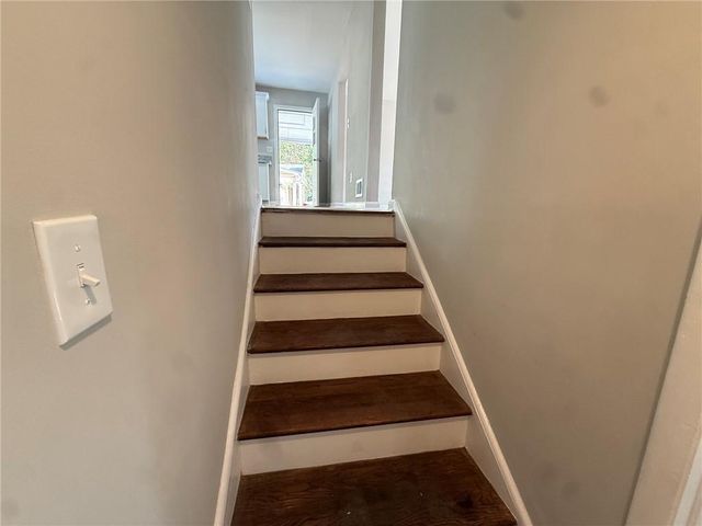 3229 Vanderbilt Lane NW, Atlanta, GA 30318