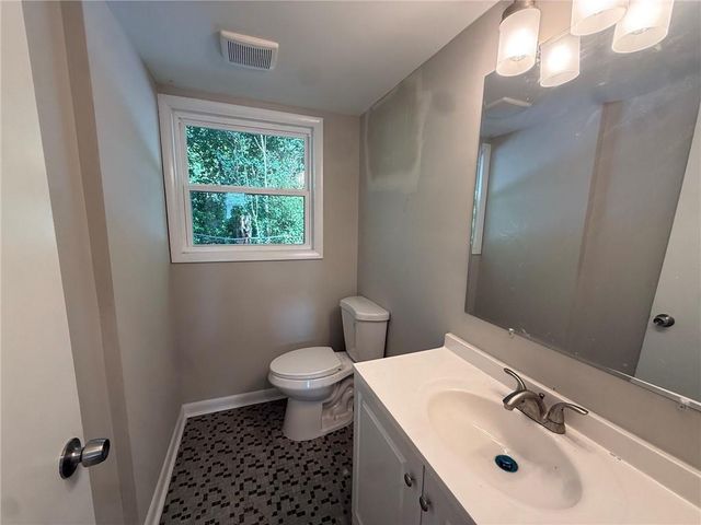 3229 Vanderbilt Lane NW, Atlanta, GA 30318