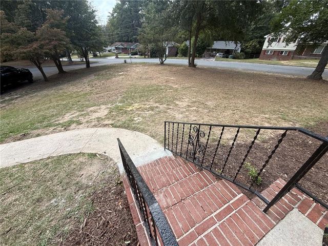 3229 Vanderbilt Lane NW, Atlanta, GA 30318