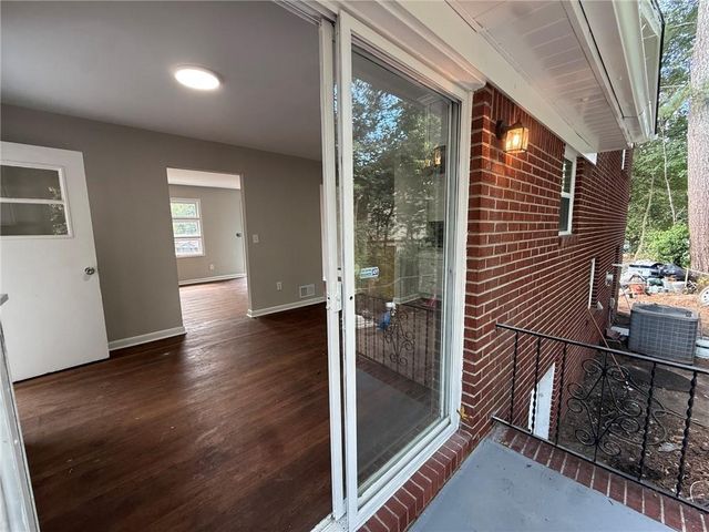 3229 Vanderbilt Lane NW, Atlanta, GA 30318