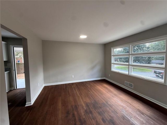 3229 Vanderbilt Lane NW, Atlanta, GA 30318