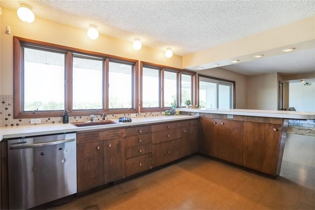 95 Allview Drive SW, Cedar Rapids, IA 52404