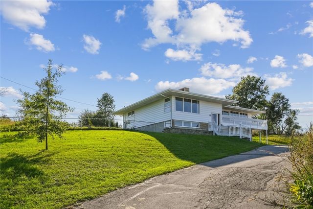 95 Allview Drive SW, Cedar Rapids, IA 52404