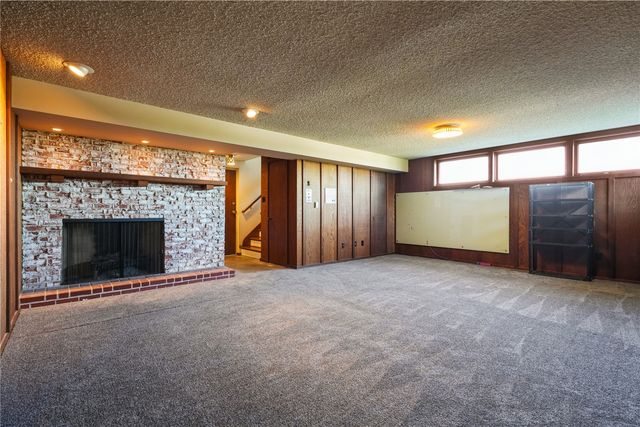 95 Allview Drive SW, Cedar Rapids, IA 52404