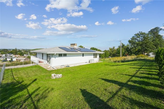 95 Allview Drive SW, Cedar Rapids, IA 52404