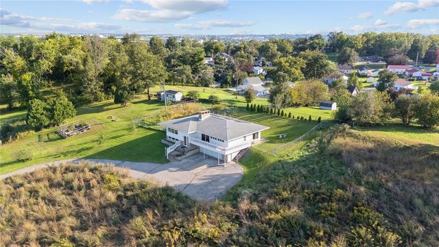 95 Allview Drive SW, Cedar Rapids, IA 52404