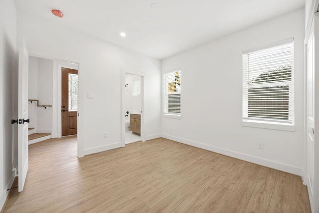 2121B Hoskins Drive, Houston, TX 77080