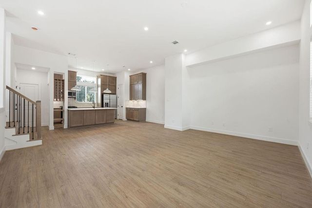 2121B Hoskins Drive, Houston, TX 77080