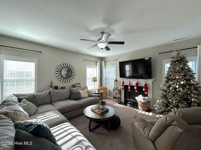 422 Worsley Way, Jacksonville, NC 28546