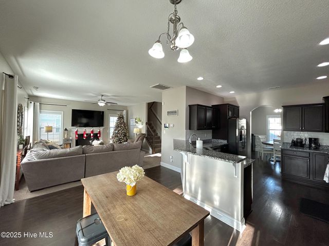 422 Worsley Way, Jacksonville, NC 28546