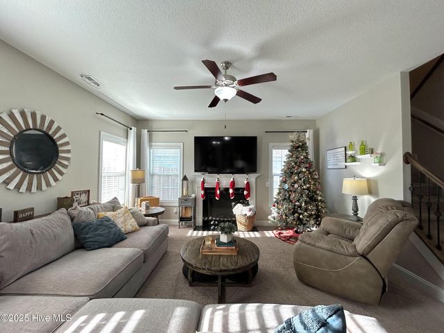 422 Worsley Way, Jacksonville, NC 28546