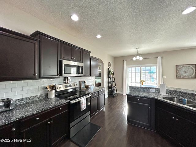 422 Worsley Way, Jacksonville, NC 28546