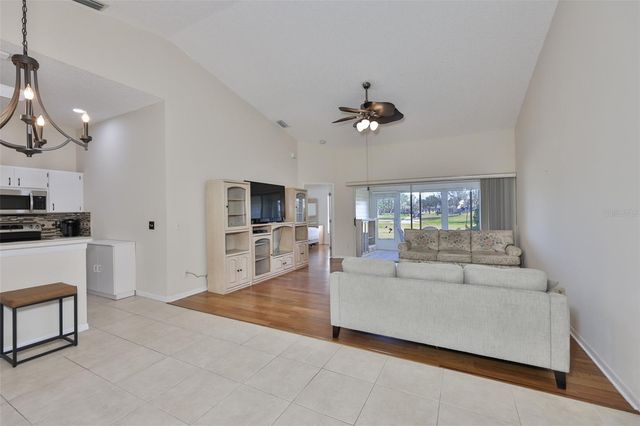 2505 NEW HAVEN CIRCLE 109, Sun City Center, FL 33573