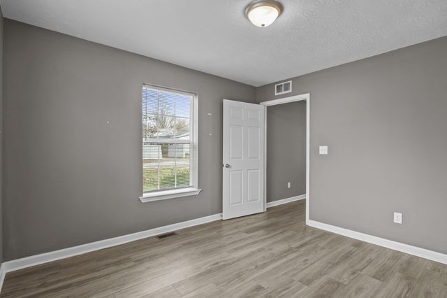 1699 Bryan Station Road, Lexington, KY 40505