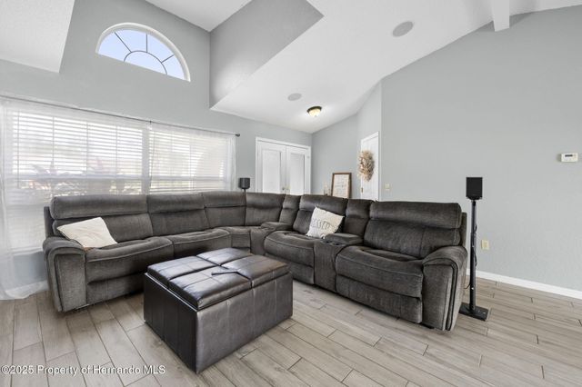 5178 Roble Avenue, Spring Hill, FL 34608