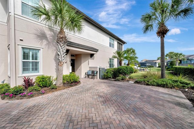 1005 RIVERSCAPE STREET, Bradenton, FL 34208