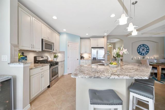 1005 RIVERSCAPE STREET, Bradenton, FL 34208