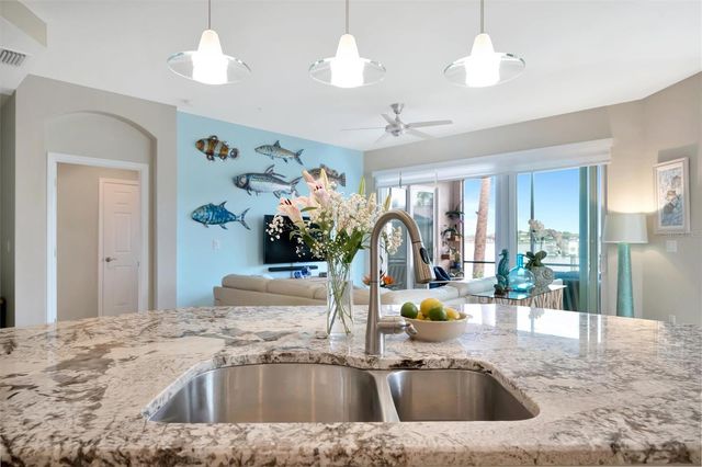 1005 RIVERSCAPE STREET, Bradenton, FL 34208