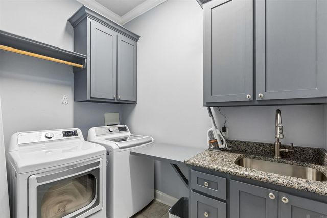 5255 Courtyard Dr, Gonzales, LA 70737