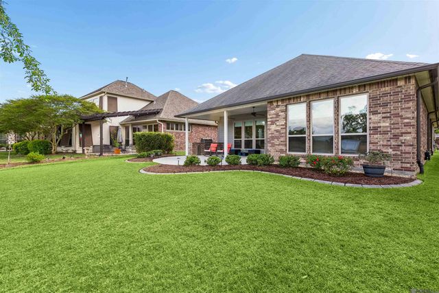 5255 Courtyard Dr, Gonzales, LA 70737