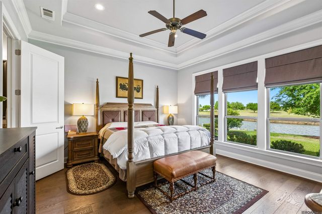5255 Courtyard Dr, Gonzales, LA 70737