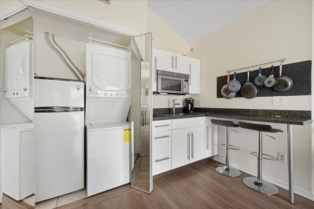 11863 Wimbledon Circle 524, Wellington, FL 33414