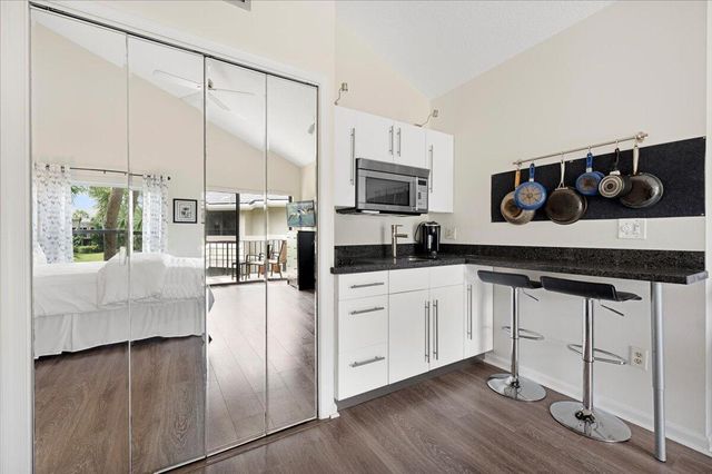 11863 Wimbledon Circle 524, Wellington, FL 33414