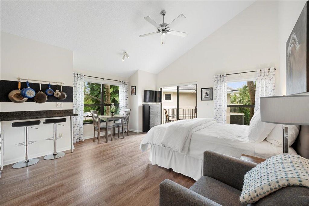 11863 Wimbledon Circle 524, Wellington, FL 33414