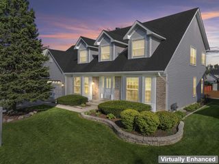 1601 Crowfoot Circle N, Hoffman Estates, IL 60169